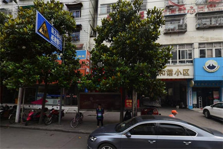 尚城华府3室2厅2卫60万113m2精装出售